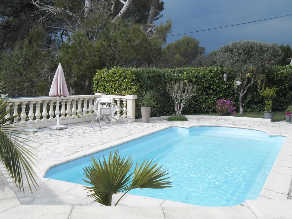 Charmante Villa à 15 min de Nice avec piscine