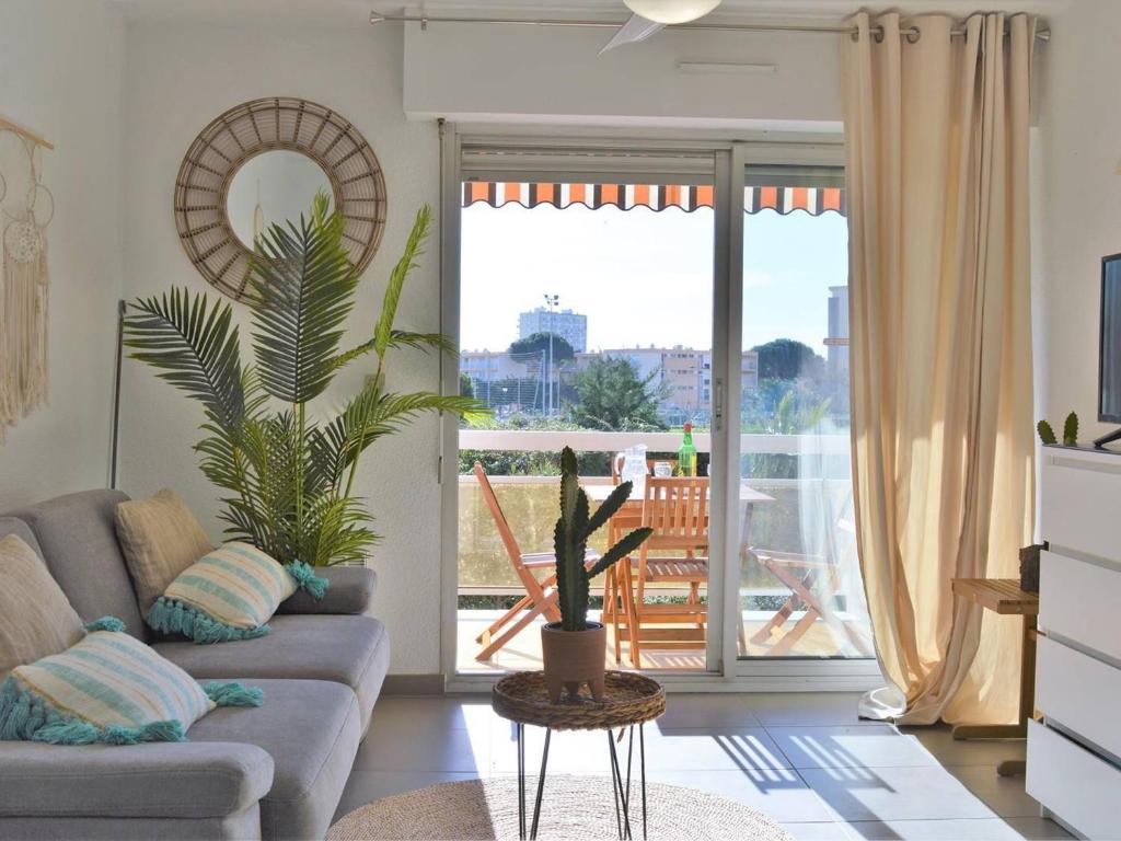 Studio calme et bien situé au Lavandou avec Wi-Fi et parking, proche plage et commerces - FR-1-251-232