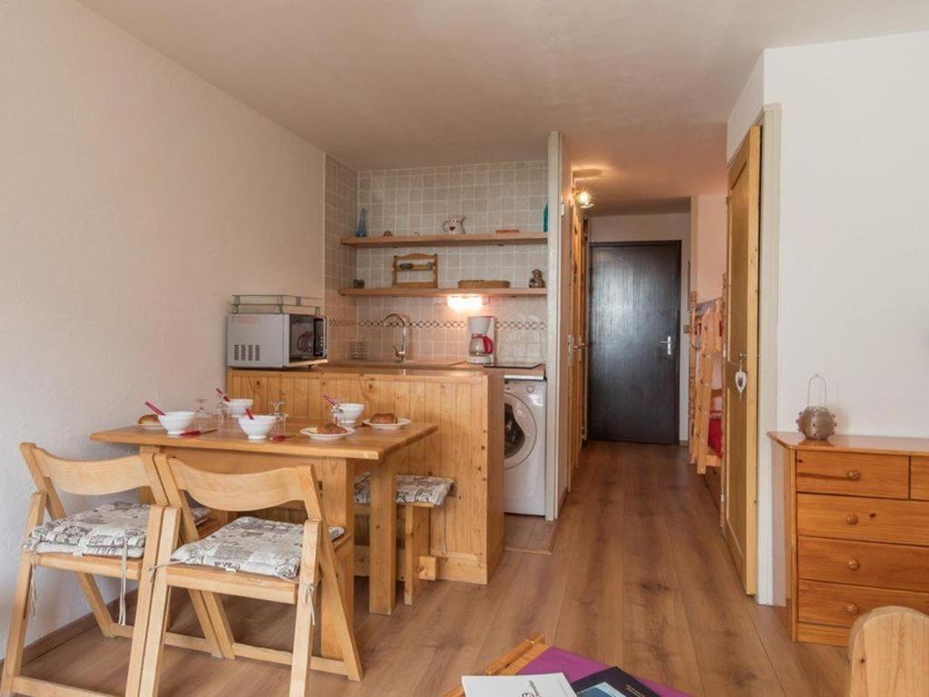 Studio cosy à Serre-Chevalier - 4 pers, balcon, proche commerces, casier à ski - FR-1-330E-61