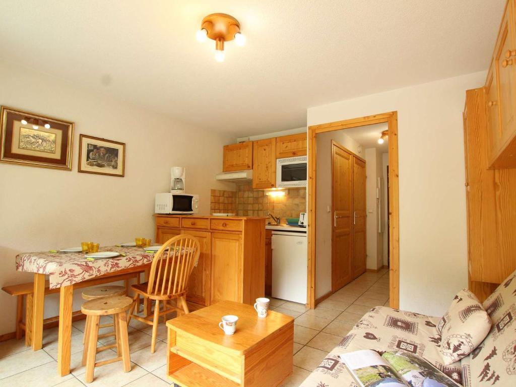 Studio lumineux avec terrasse sud. Serres-Chevalier, 4 personnes, équipements complets. - FR-1-330E-57