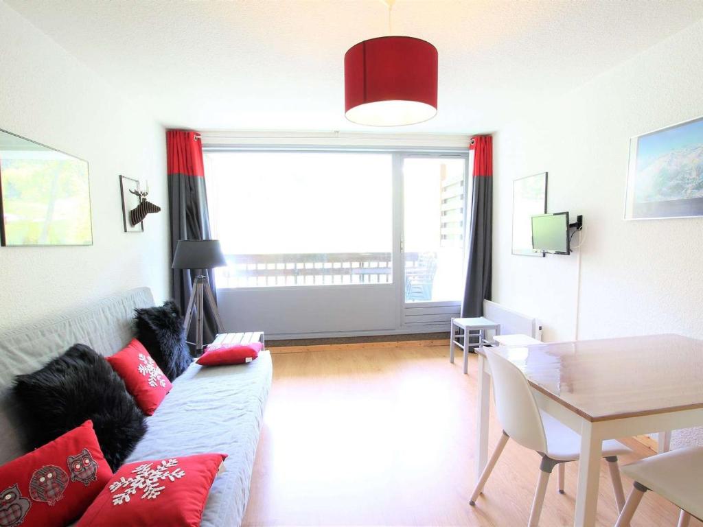 Studio fonctionnel 4 pers, à 50m des pistes, proche commodités, piscine extérieure en été. - FR-1-330F-89