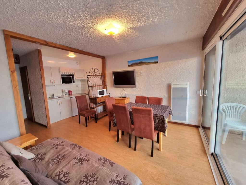 Appartement 6 pers, balcon sud, WiFi, animaux admis, parking - FR-1-393-51