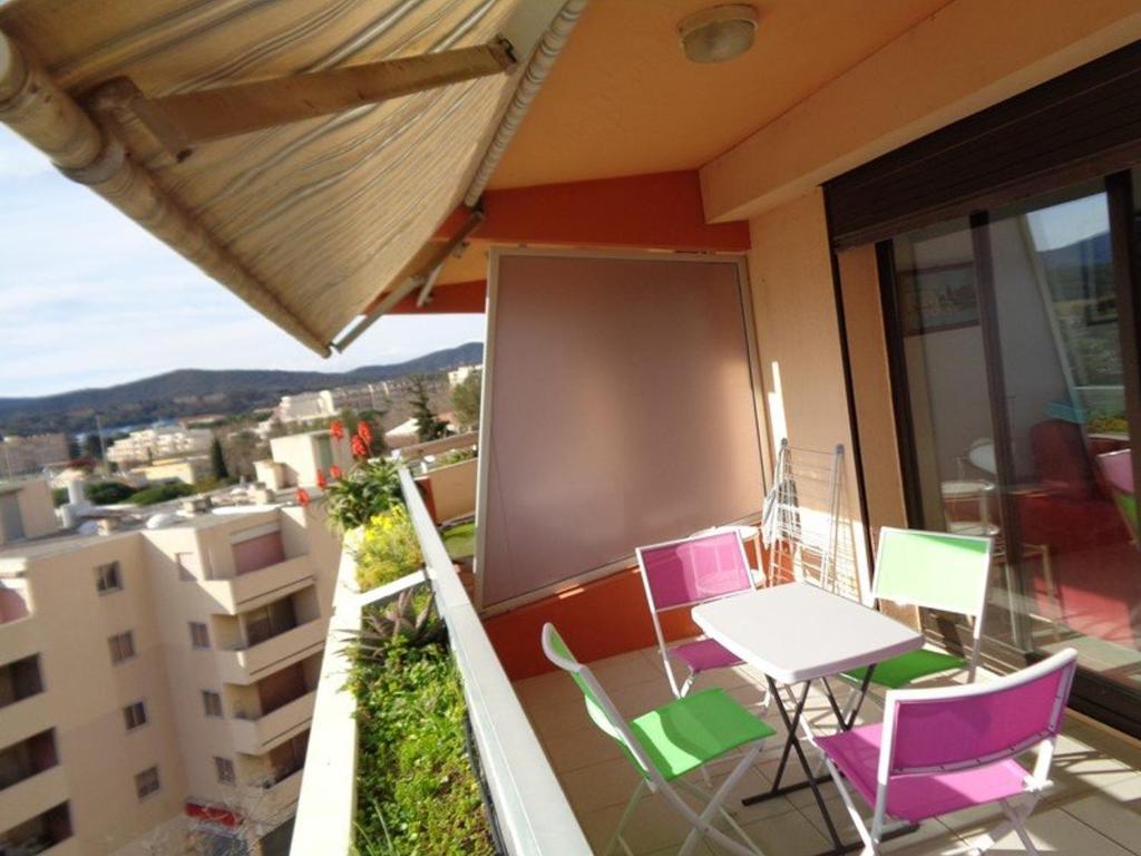 Studio cosy au Lavandou avec terrasse et parking - FR-1-308-73