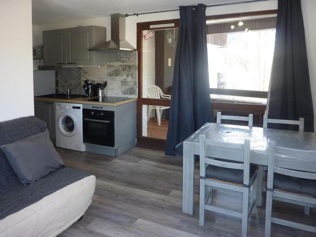 Appartement rénové aux Orres, skis aux pieds, parking, accepte animaux - FR-1-322-311