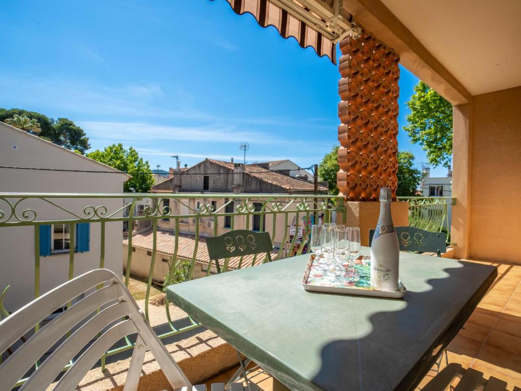 Apartment Les Mimosas by Interhome