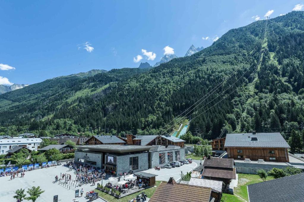 Apartment Midi Loft - A Central Chamonix Mountain Haven