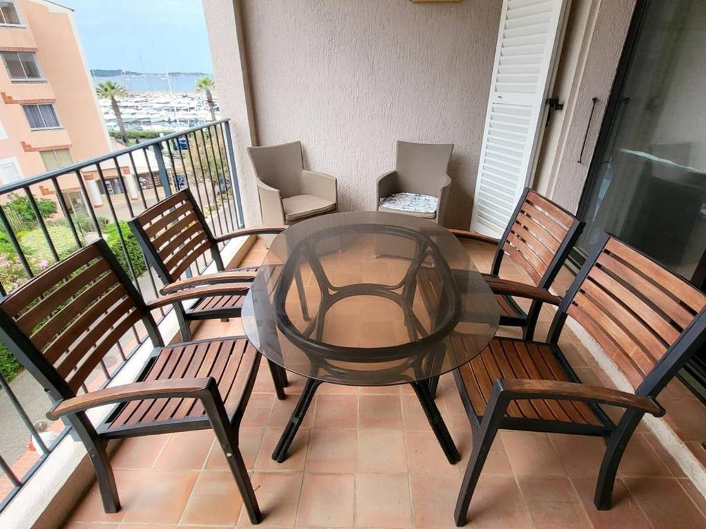 T2 avec piscine, tennis, parking - 200m plage, commerces - FR-1-316-118