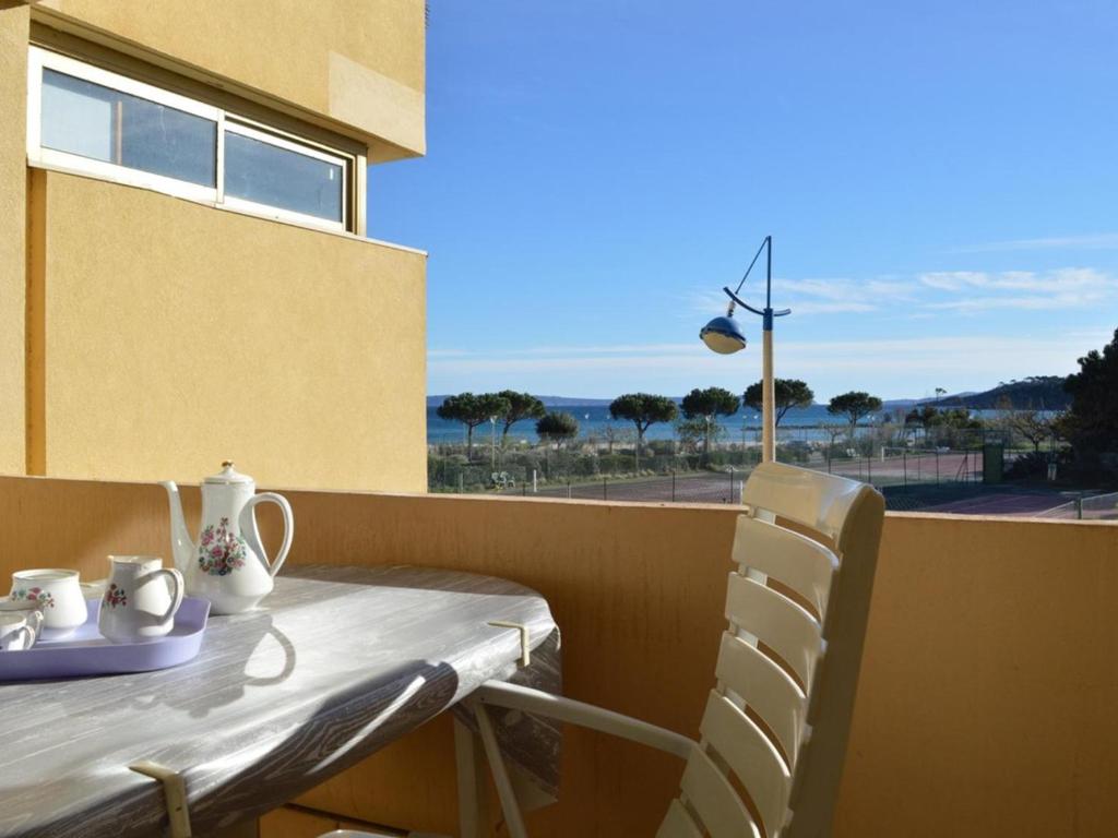 Studio familial avec terrasse et garage à Bormes-les-Mimosas - FR-1-251-130