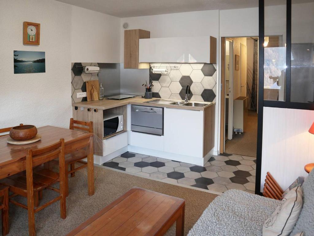 Studio tout confort au pied des pistes, centre-station, pour 4/6 pers avec balcon, activités à proximité - FR-1-322-84
