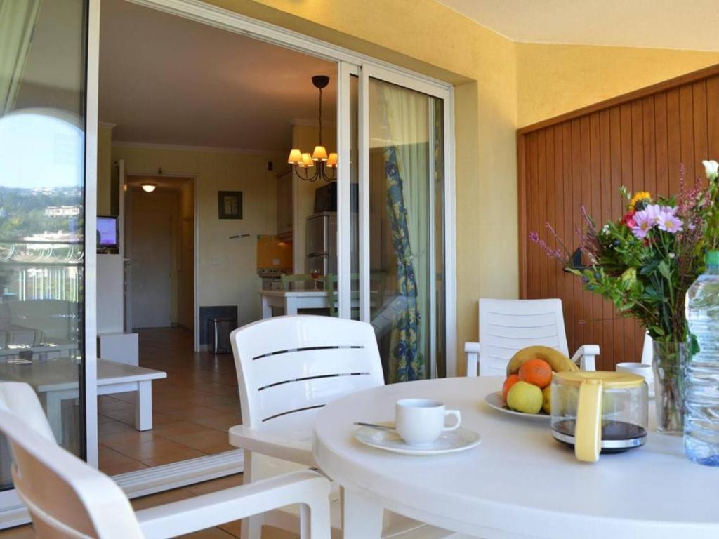 Appartement T2 avec piscine, plage à 100m, parking, ascenseur et centre de thalasso à proximité - FR-1-226-81