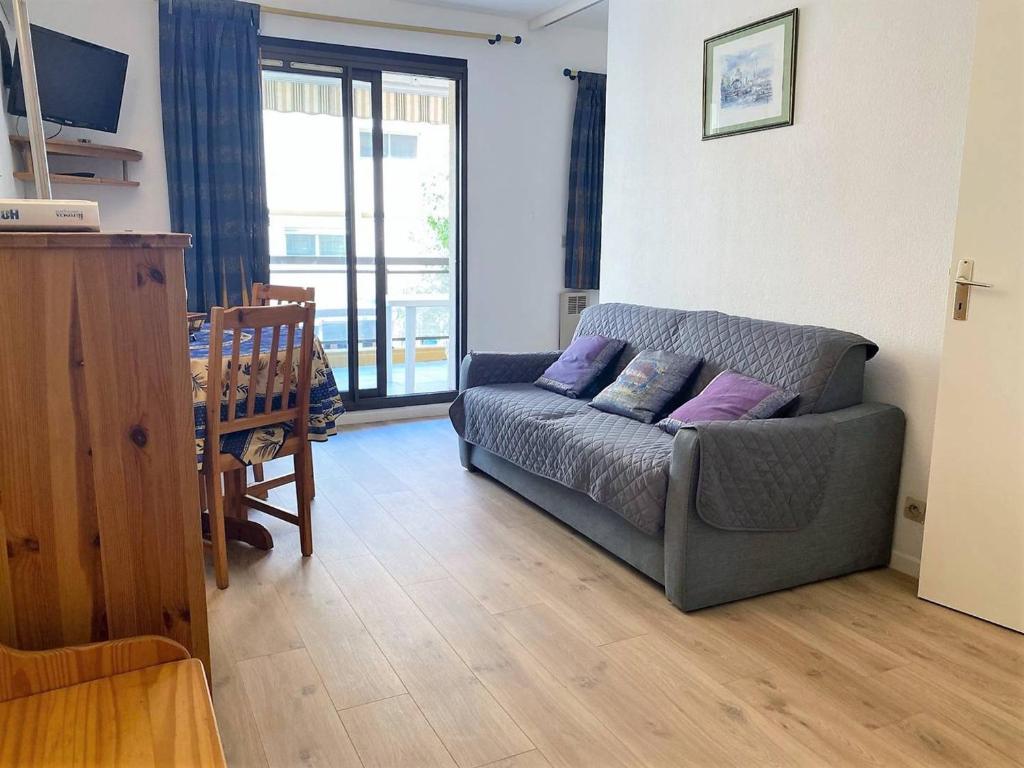 Appartement climatisé, 4 couchages, à 2 pas de la plage au Lavandou - FR-1-251-93