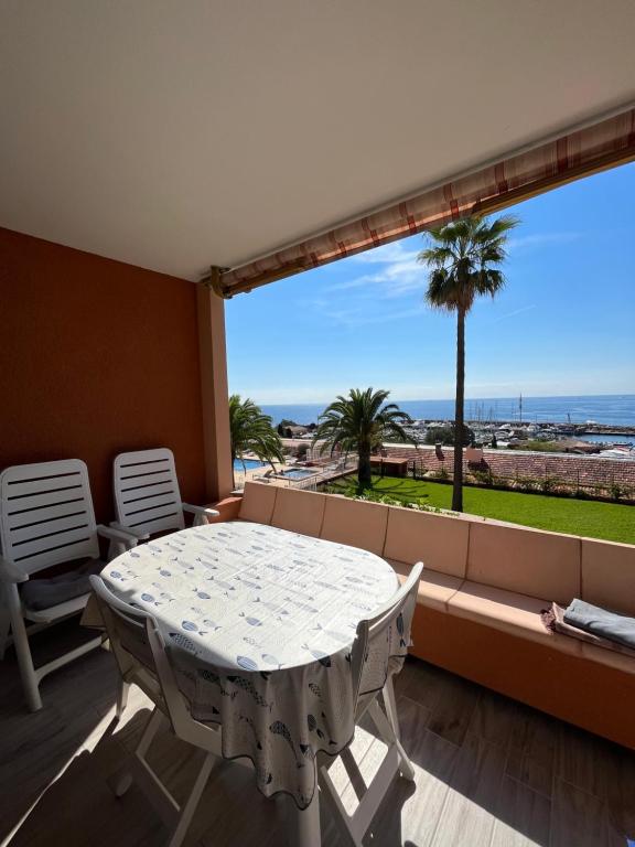 Appartement avec vue mer et piscine
