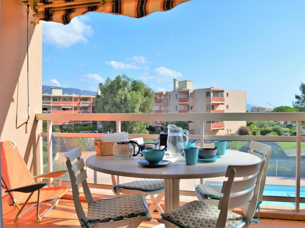 Studio cosy avec terrasse, piscine, tennis, Wi-Fi - Accès direct plage - Bormes-les-Mimosas - FR-1-251-560