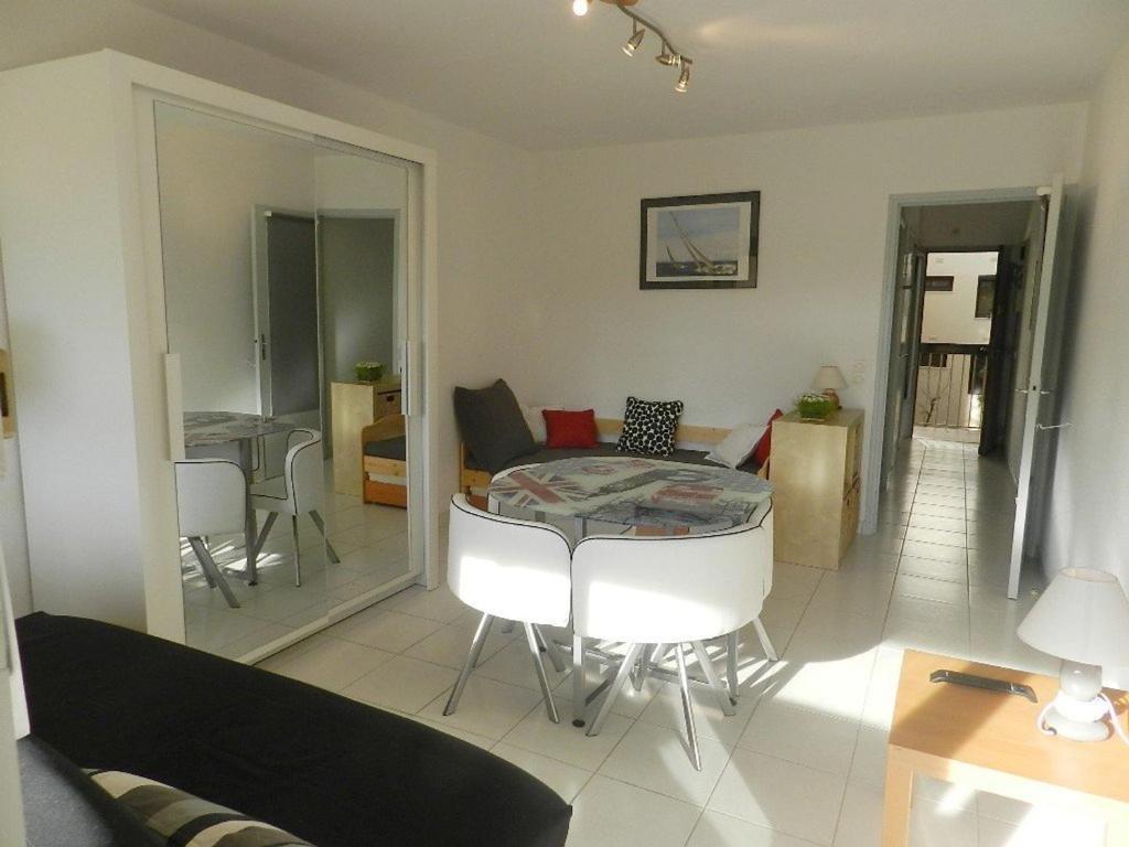 Studio agréable 4 pers, balcon sud, plage en face, Bormes les Mimosas - FR-1-251-813