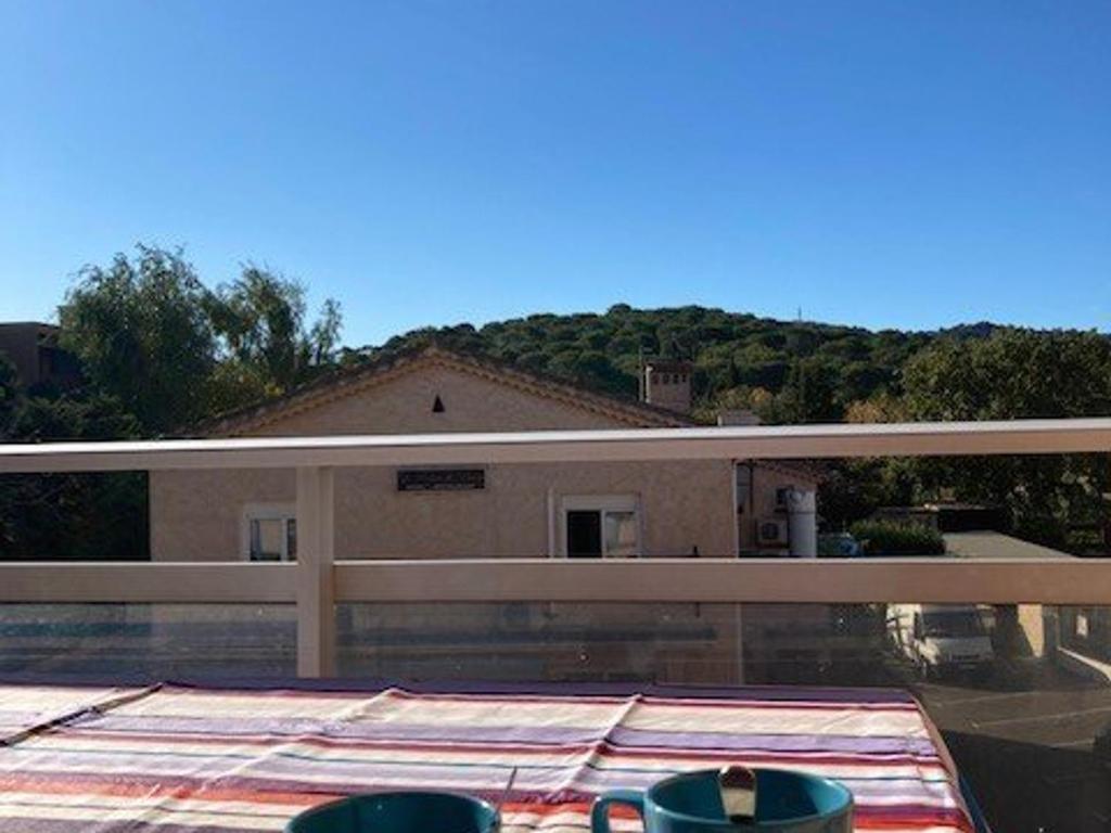 T2 Climatisé avec Piscine, Tennis, Garage, Proche Plage – Bormes-les-Mimosas - FR-1-610-34