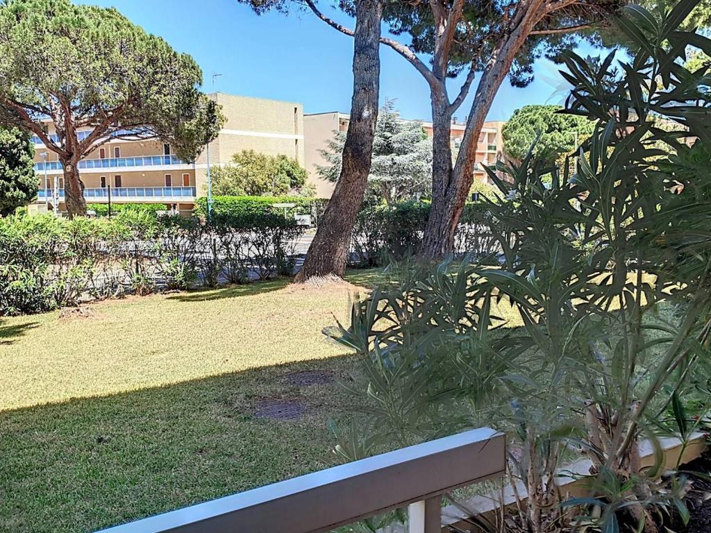 Charmant T2 à Bormes-les-Mimosas, proche plage et commerces, parking inclus, animaux acceptés - FR-1-610-82