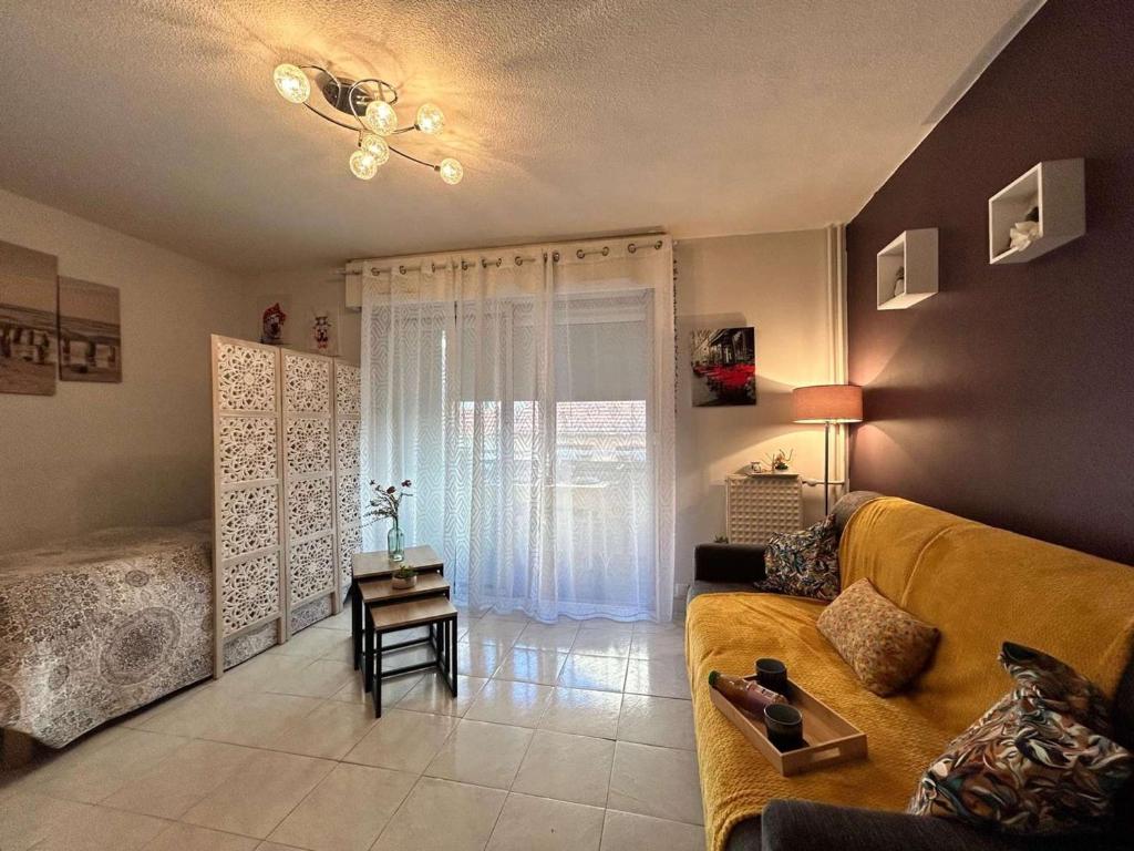 Studio 4 Pers, Plage à 800m, Centre Cannes la Bocca, Ascenseur, Wifi Gratuit - FR-1-609-99
