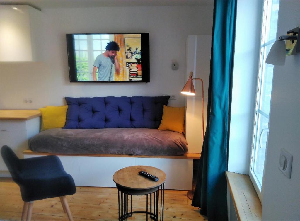 APPARTEMENTS DESIGN , vous propose 4 appartements neufs, Netflix , lits faits à votre arrivée , serviettes de toilette , ménage, Wifi , en hyper centre , Vue mer à 200m ,OPTION, BOX à Vélos, Arrivée anticipée, départ tardif