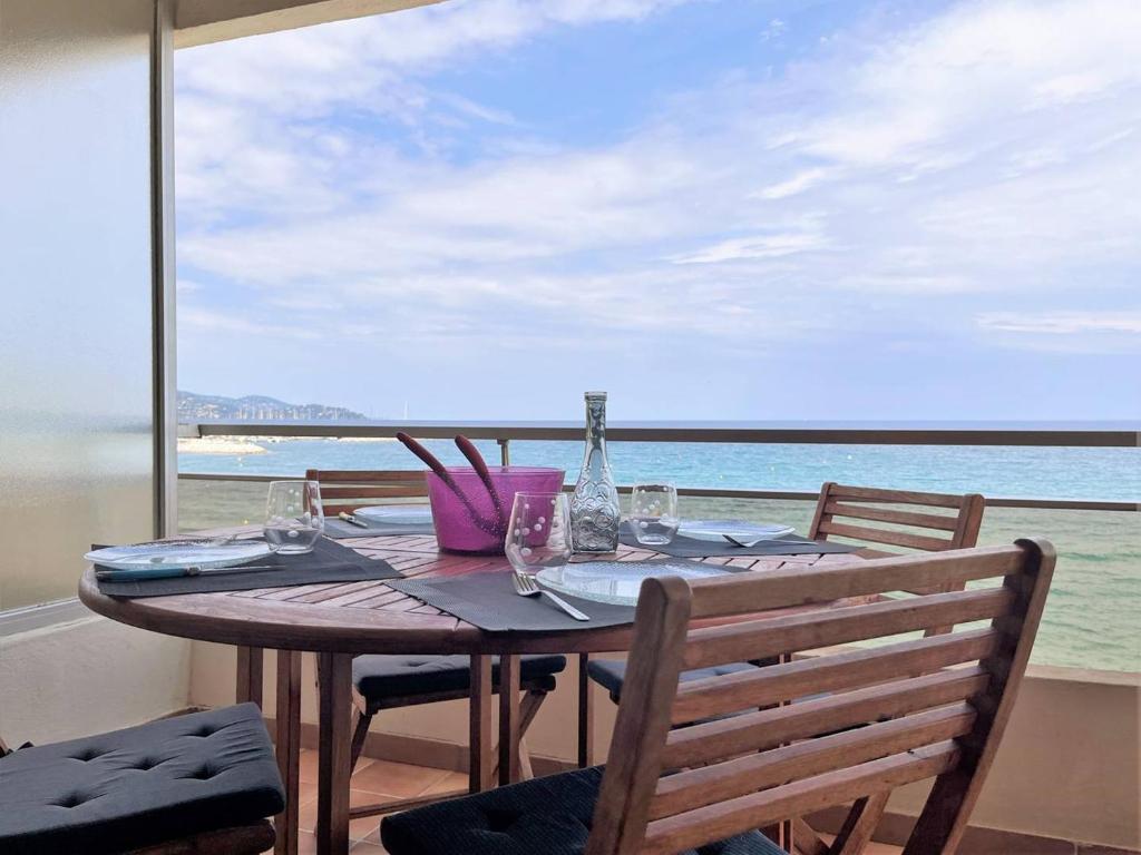 Vue mer imprenable, appart climatisé, 4 couchages, parking, Le Lavandou - FR-1-251-468