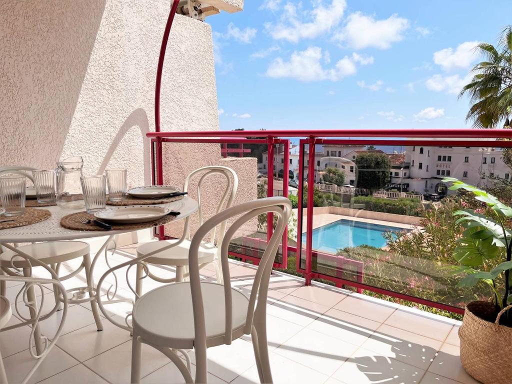 Appartement 2 pièces avec piscine et parking proche plage - Le Lavandou - FR-1-251-505