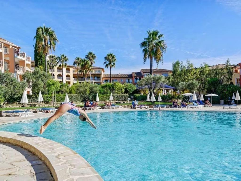 T2 avec Piscine, Vue Mer, Parking, à 200m de la Plage - FR-1-768-70