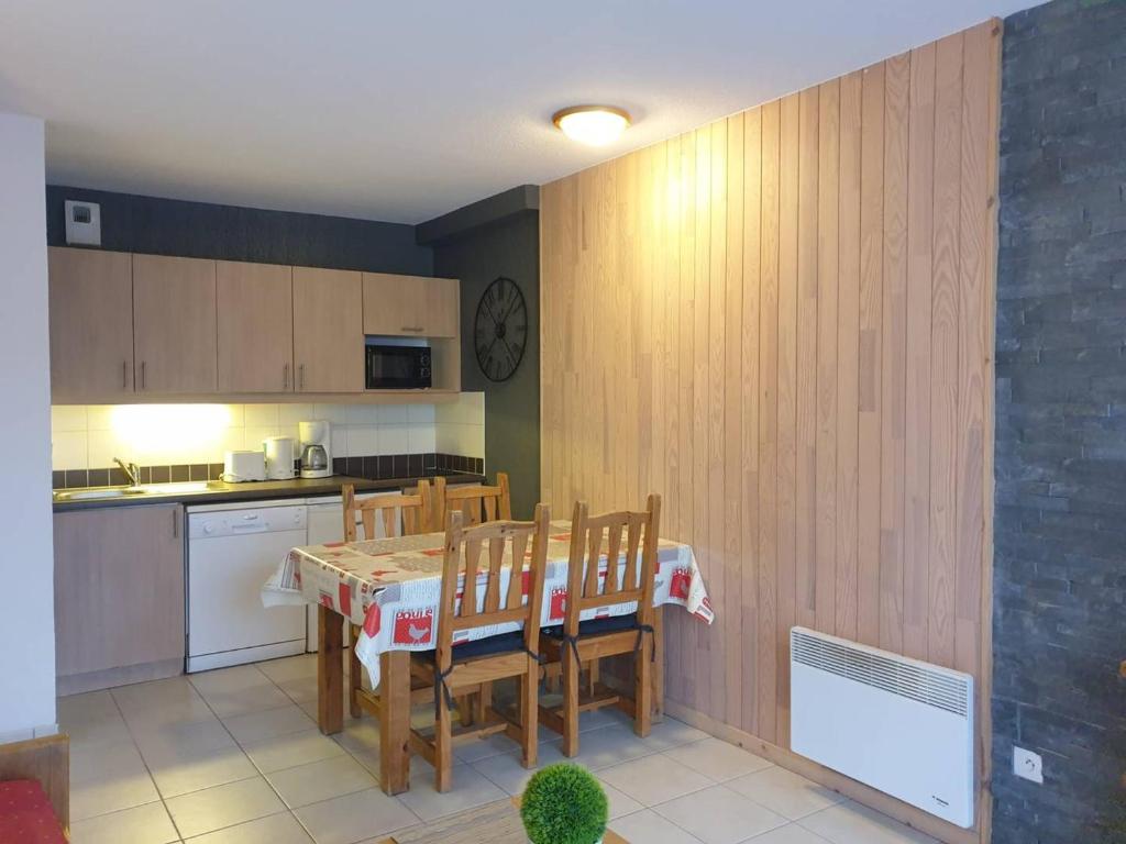 Appartement cosy avec piscine, 4 pers, Les Orres 1800 - FR-1-322-432