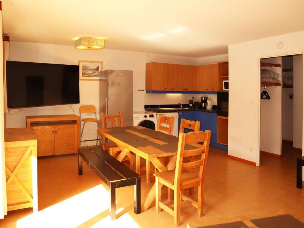 Appartement Spacieux 10 Pers avec Piscine aux Orres 1800, Balcons Sud, Départ Skis aux Pieds - FR-1-322-501