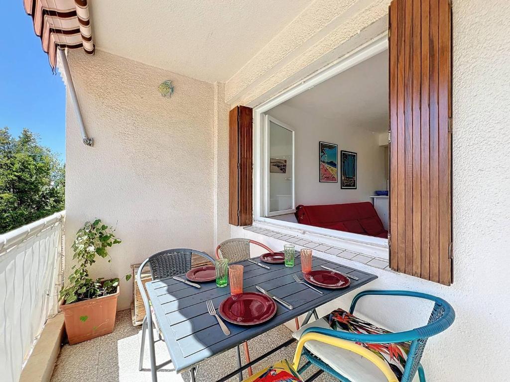 T1 cosy avec terrasse et parking privé près de la plage des Lecques - FR-1-770-7