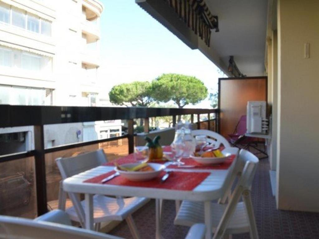Appartement climatisé 2P avec balcon et parking, à 50m de la plage, Sainte-Maxime - FR-1-226-538