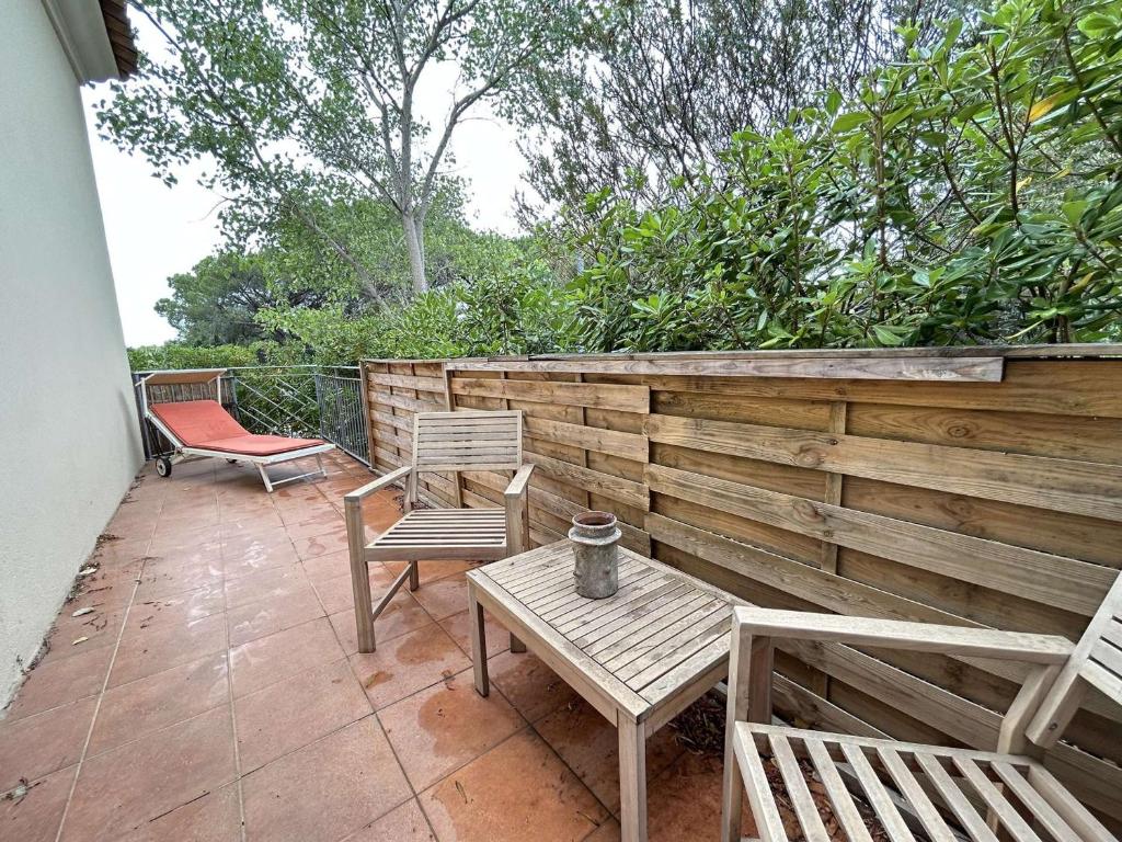 Sainte Maxime : 2P avec Piscine, Clim, Terrasse et Parking - 4 Couchages ! - FR-1-226-551
