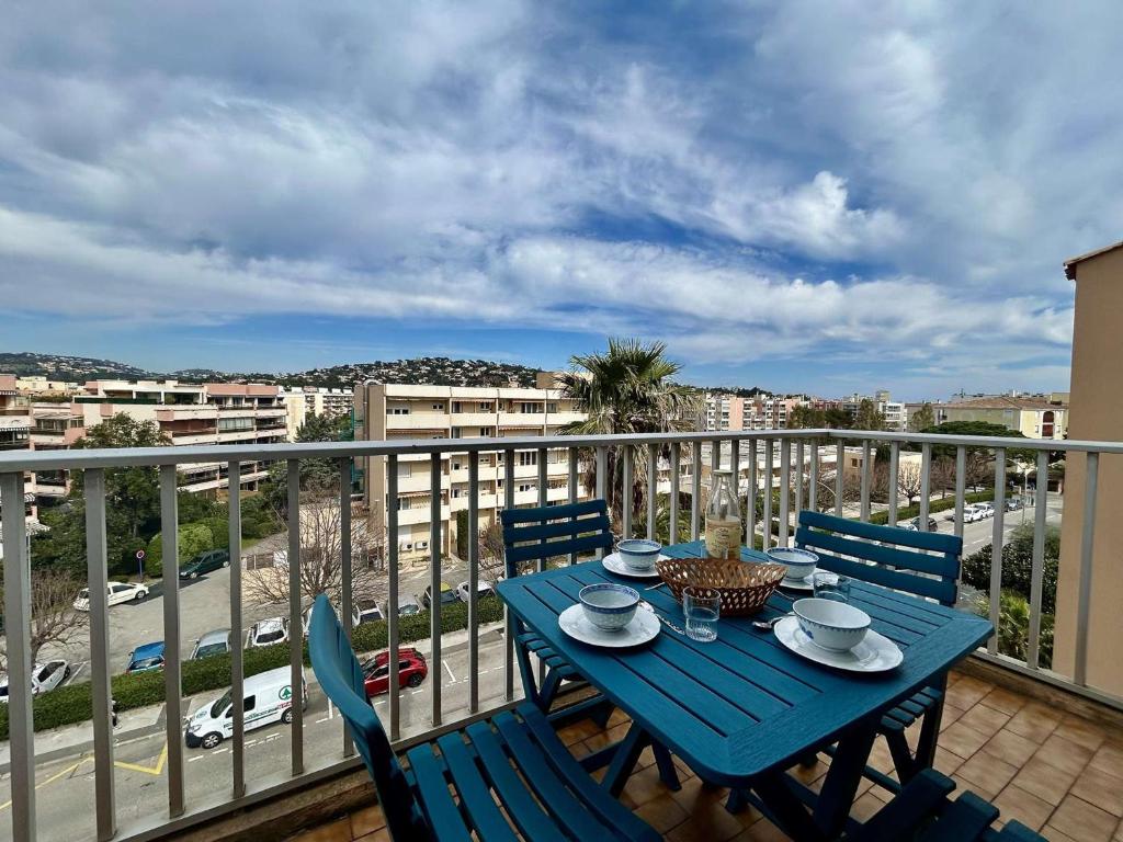 Appartement T3 avec piscine et parking, au bord de mer, Sainte-Maxime, climatisé et proche commerces - FR-1-226-542