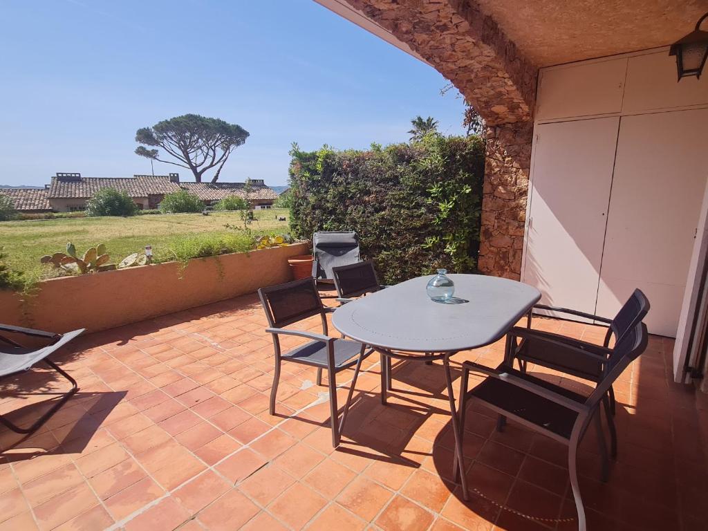 Appartement 3 pièces climatisé avec terrasse et piscine privée à Sainte-Maxime - FR-1-780-33
