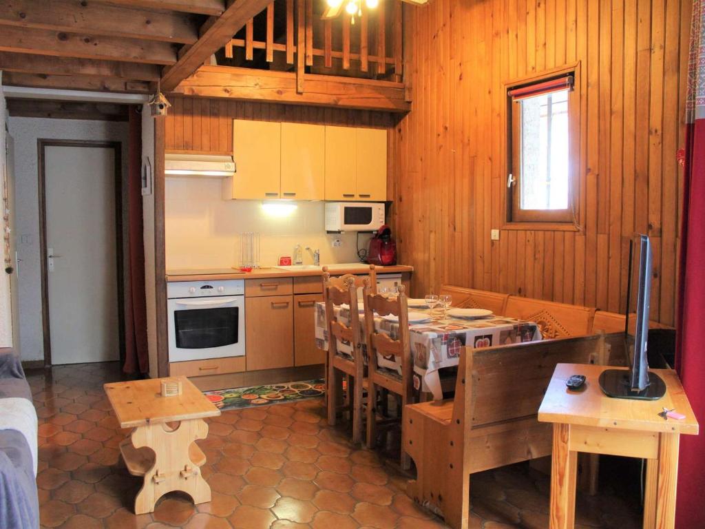 Appartement familial avec mezzanine, 7 couchages, proche pistes et commerces à Vars - FR-1-330B-203