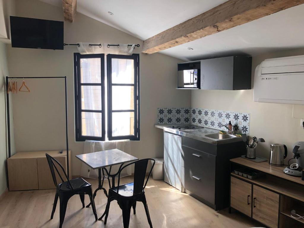 ARLES: Studio de la place
