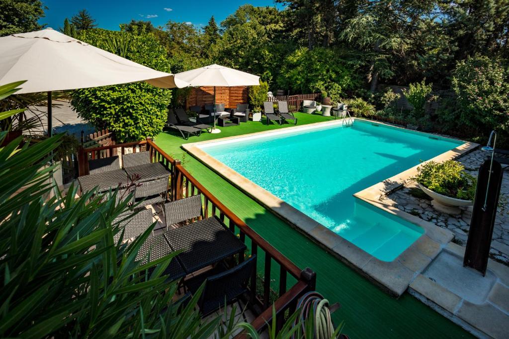 LOGIS HOTEL L' Auberge d'Uzes