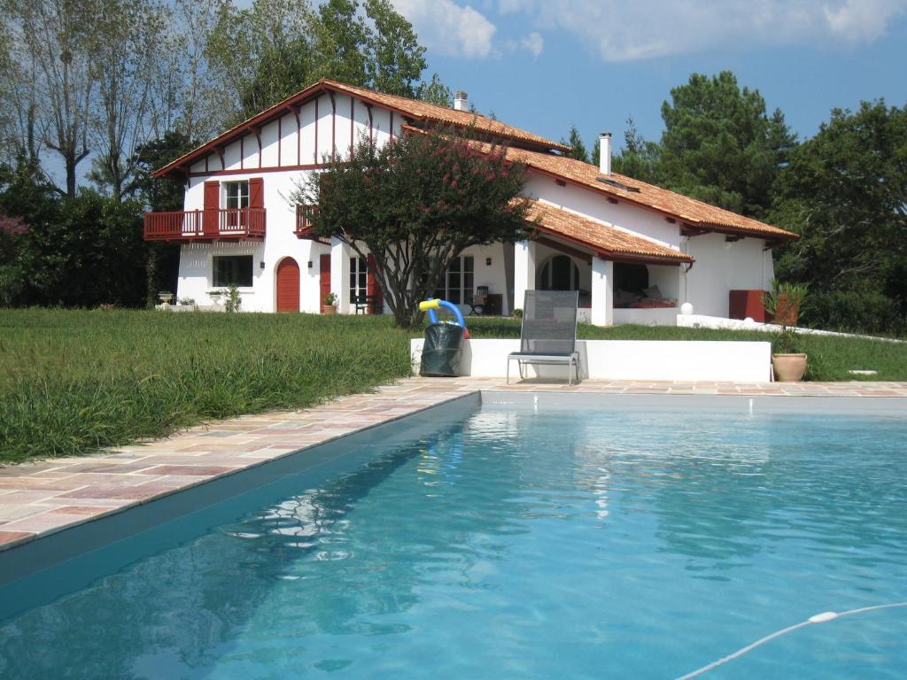 Grande Maison Piscine 6 Chambres