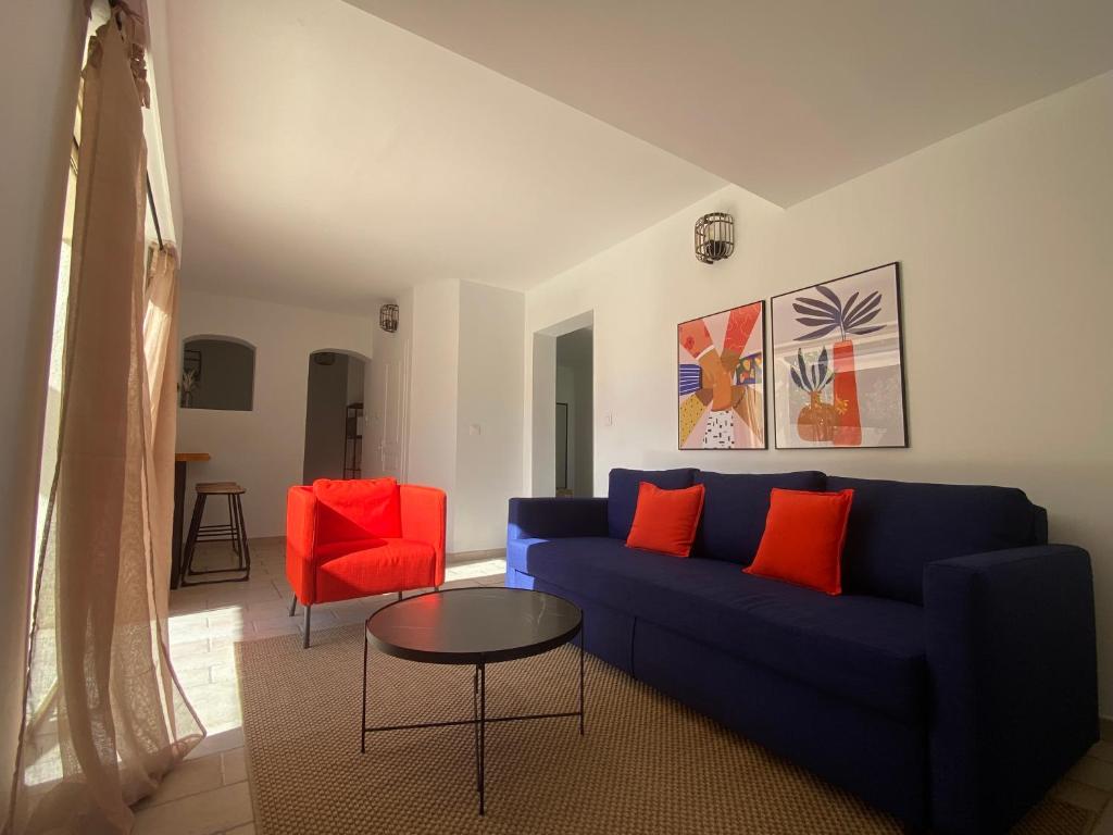 La maison en couleurs- location de vacances 3 étoiles-à 10 min d'Avignon