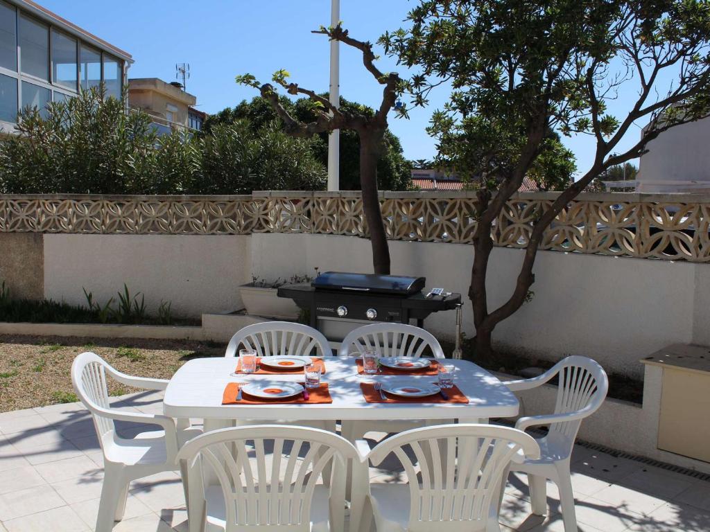 Maison familiale rénovée, à 100m de la plage, terrasse, garage, wifi, au centre de Port-la-Nouvelle - FR-1-229C-51