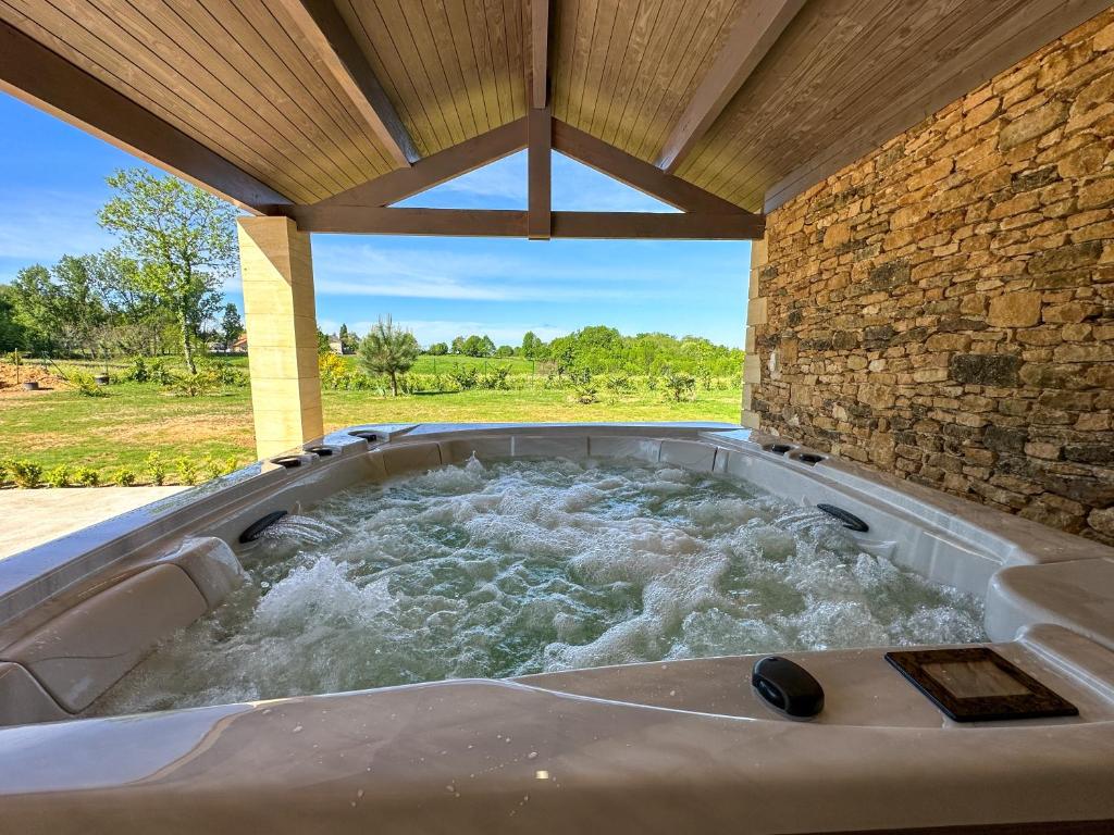 Villa Sarlat ,piscine/jacuzzi